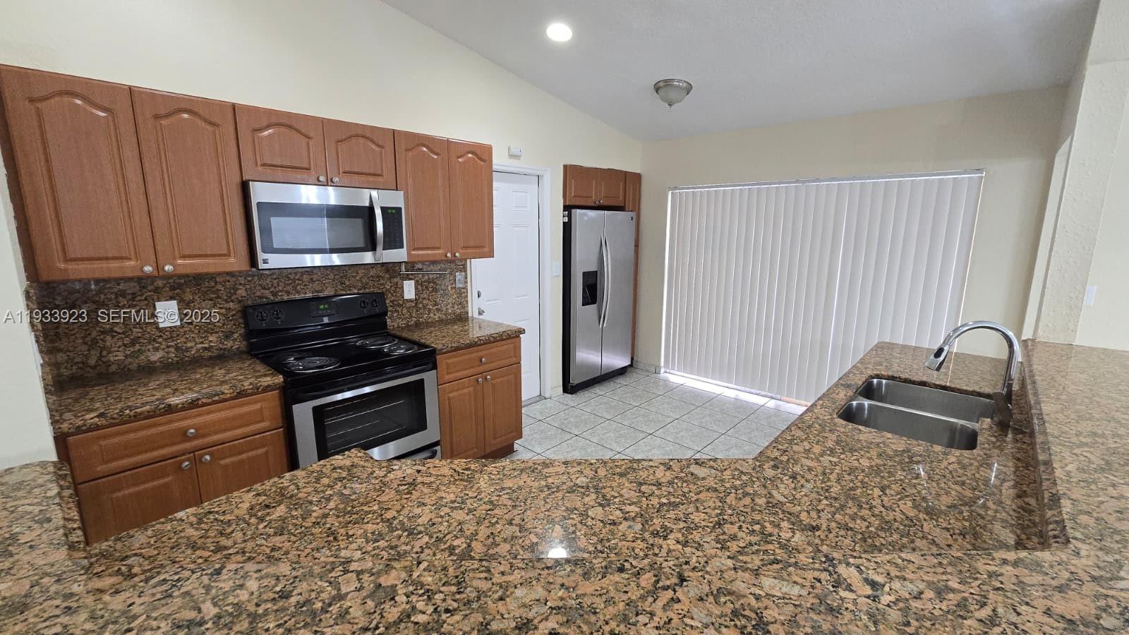 COUNTRY LAKE PARK 1ST ADD - Residential