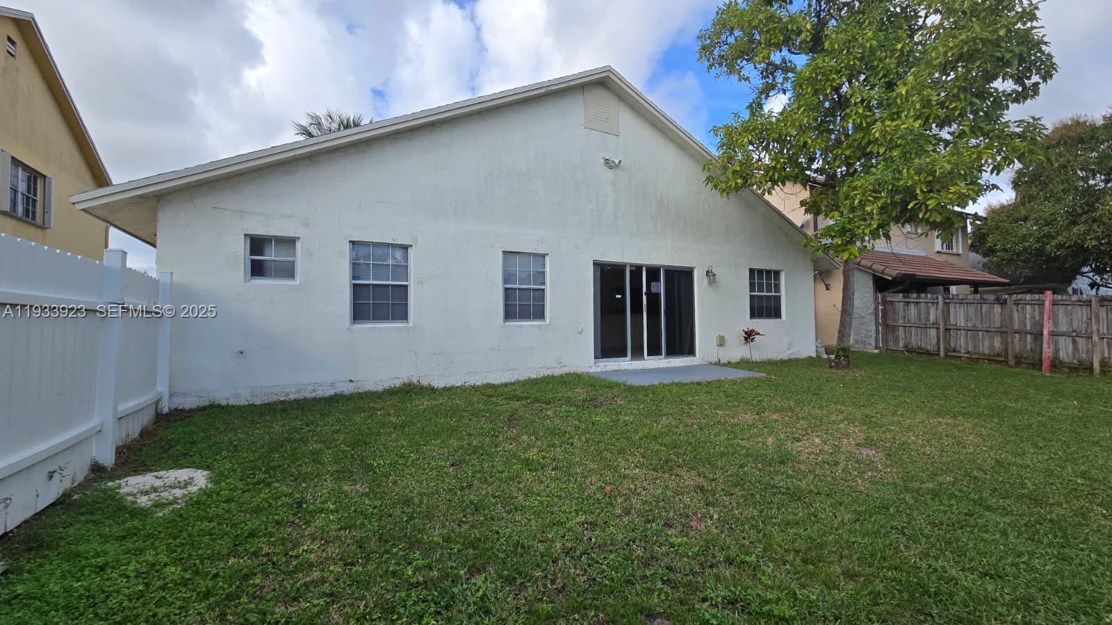 COUNTRY LAKE PARK 1ST ADD - Residential