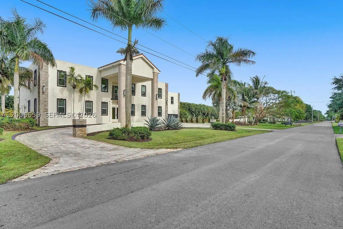 1430 NW 114th Ave