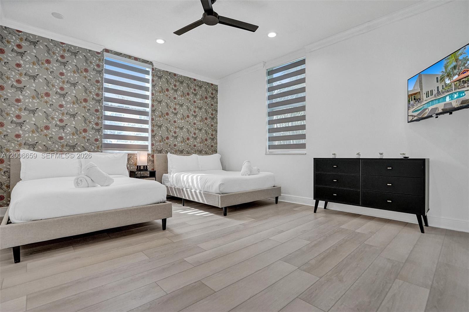 CHAMBERS LAND CO SUB NE1/ - Residential