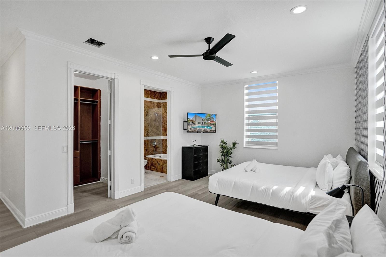 CHAMBERS LAND CO SUB NE1/ - Residential