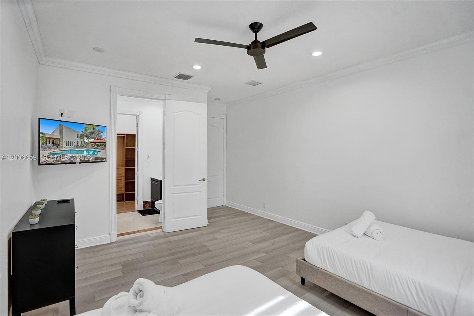 CHAMBERS LAND CO SUB NE1/ - Residential