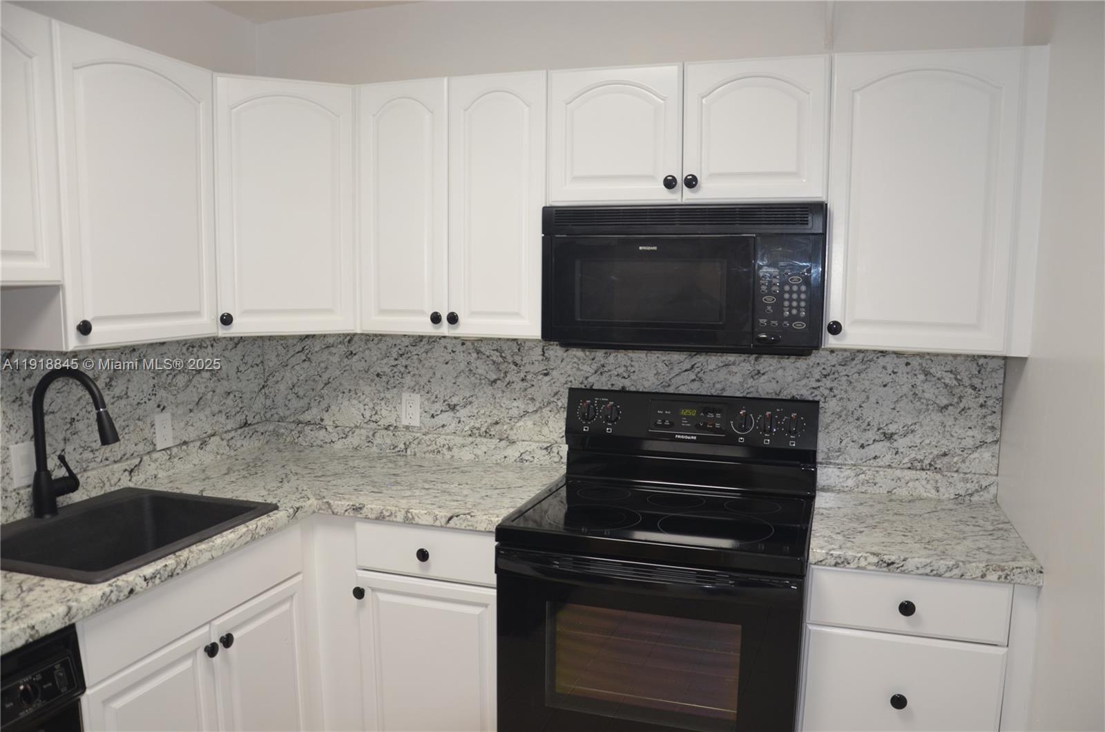 JACARANDA VILLAS NO 1 CON - Residential Lease