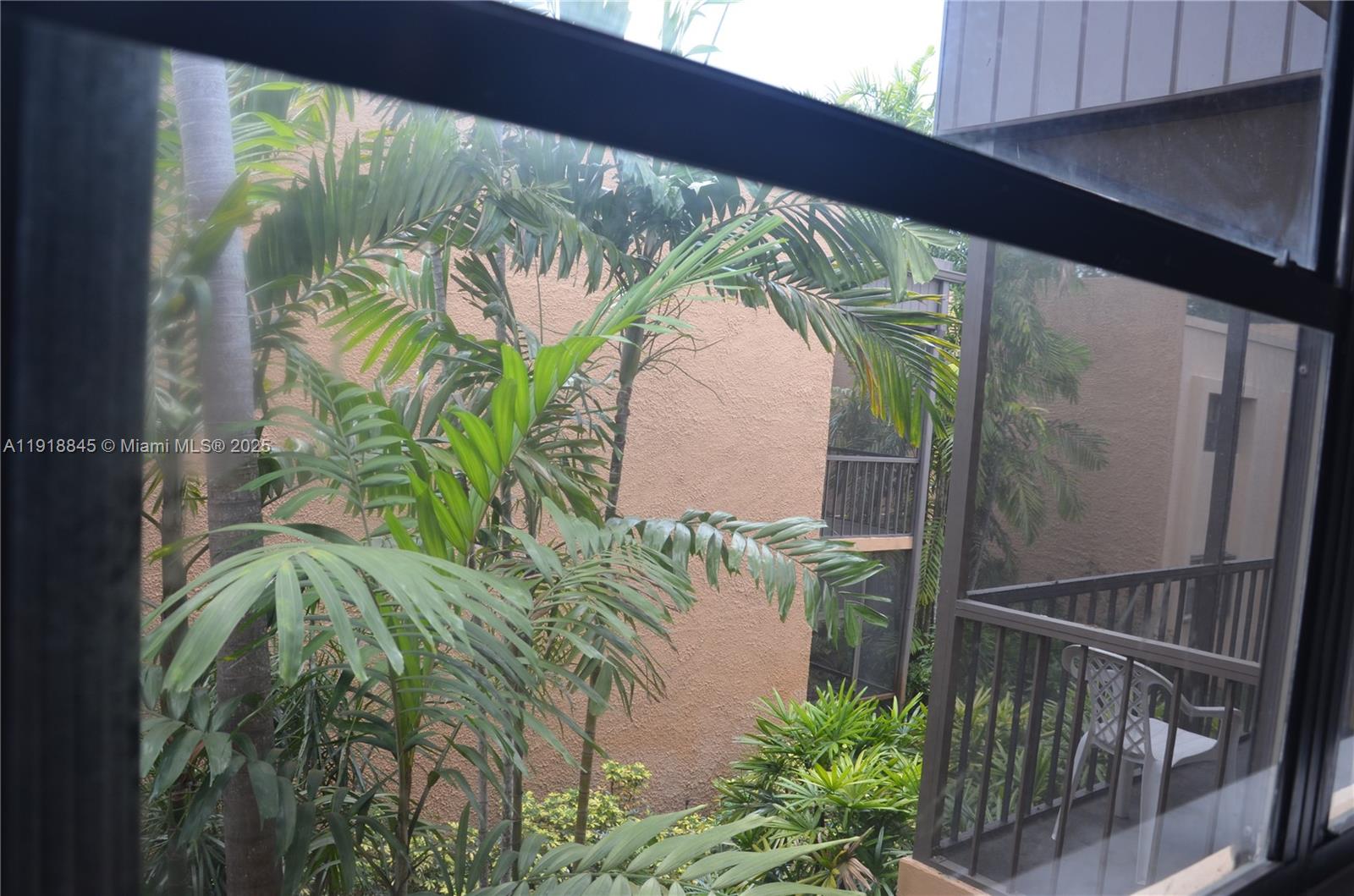 JACARANDA VILLAS NO 1 CON - Residential Lease