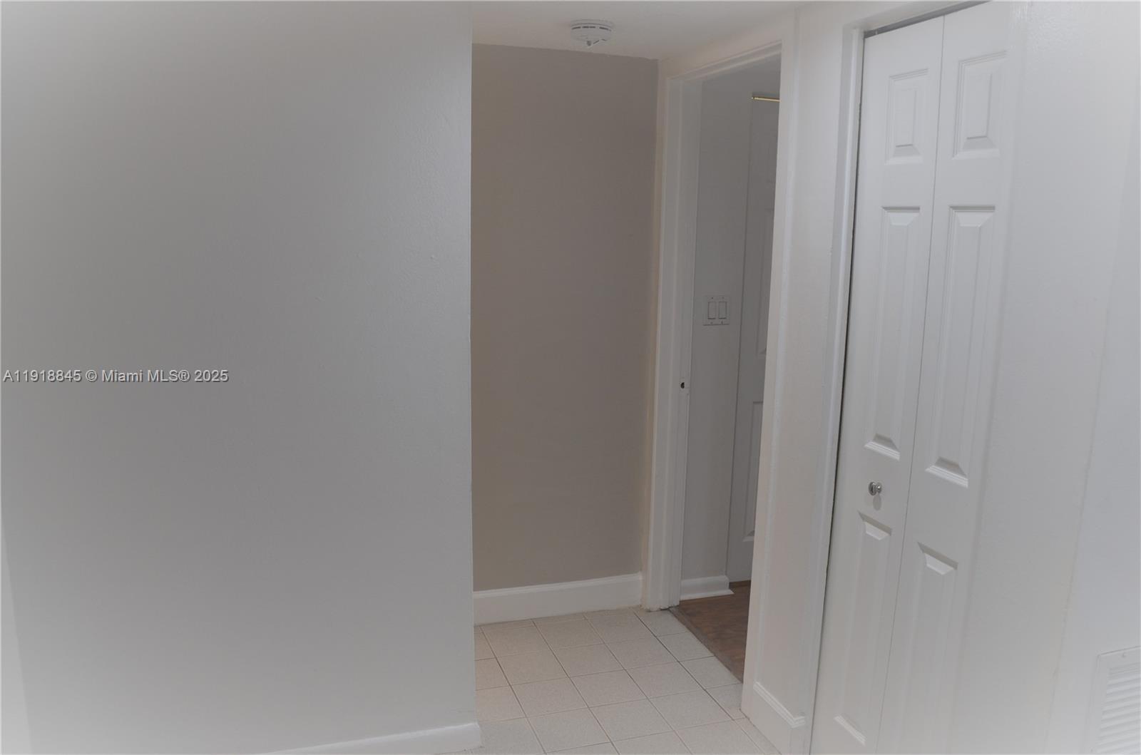 JACARANDA VILLAS NO 1 CON - Residential Lease