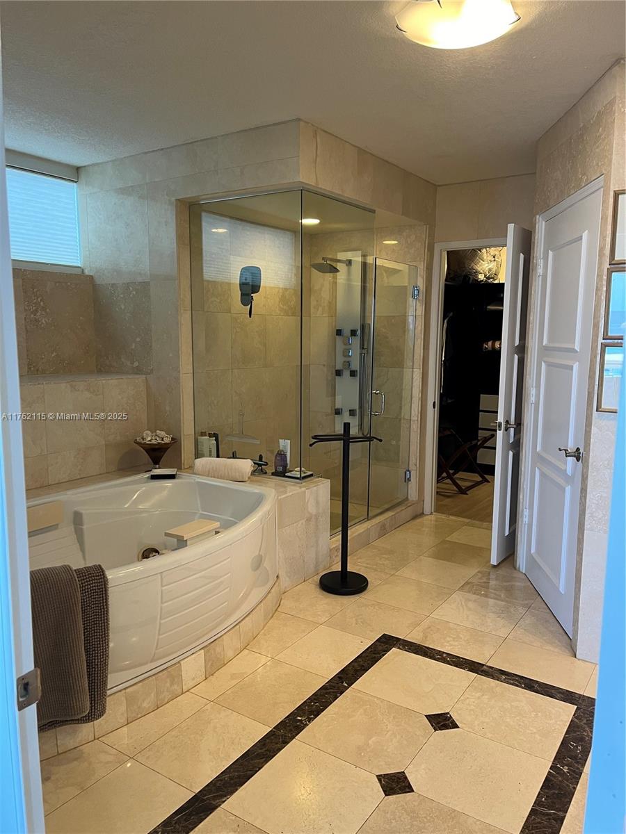 THE PINNACLE CONDO - Residential