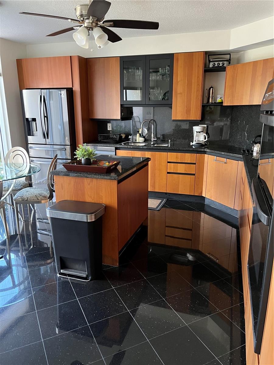 THE PINNACLE CONDO - Residential