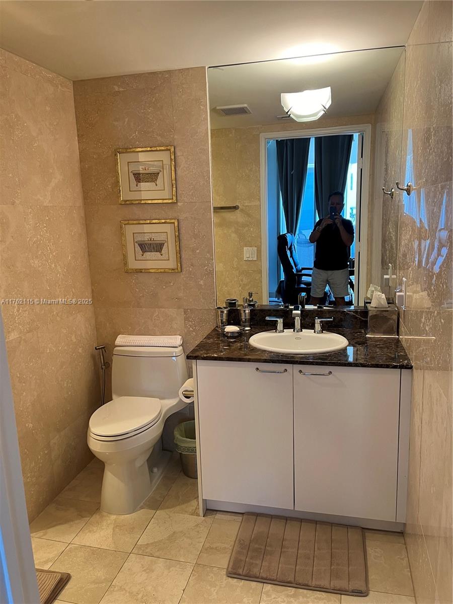 THE PINNACLE CONDO - Residential