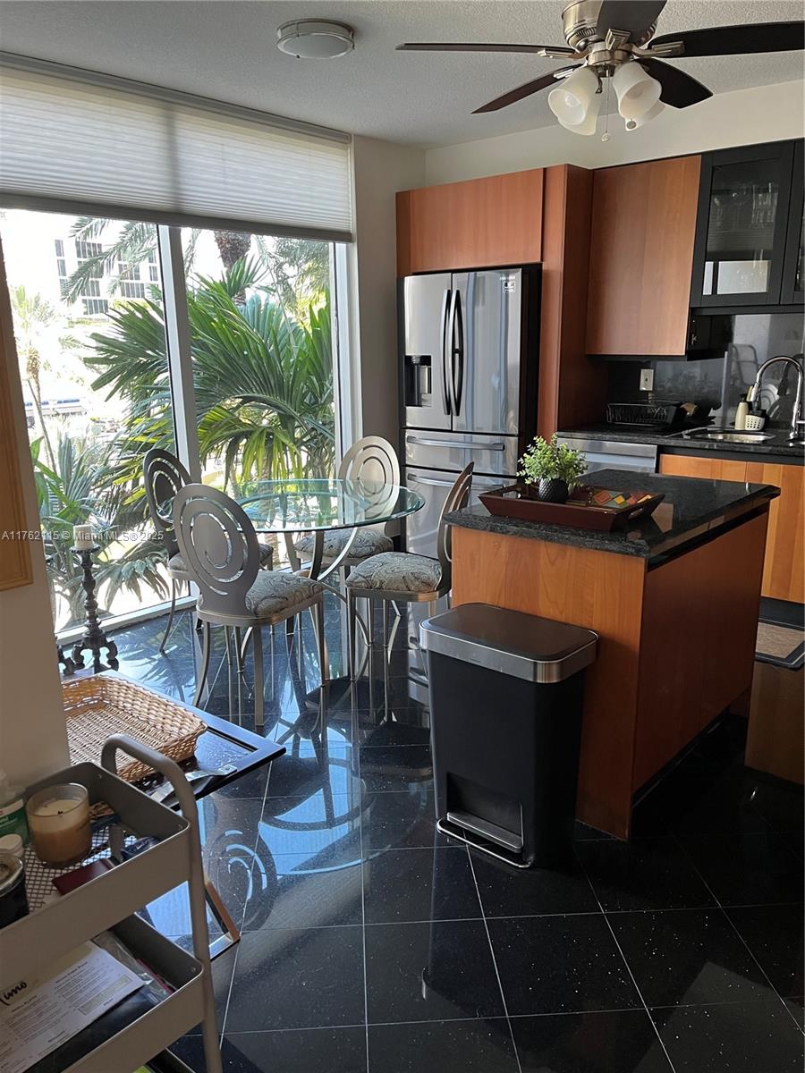 THE PINNACLE CONDO - Residential