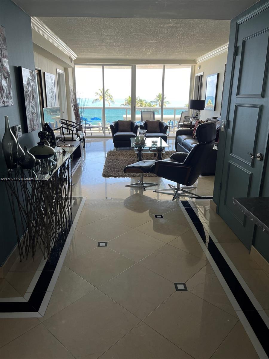 THE PINNACLE CONDO - Residential