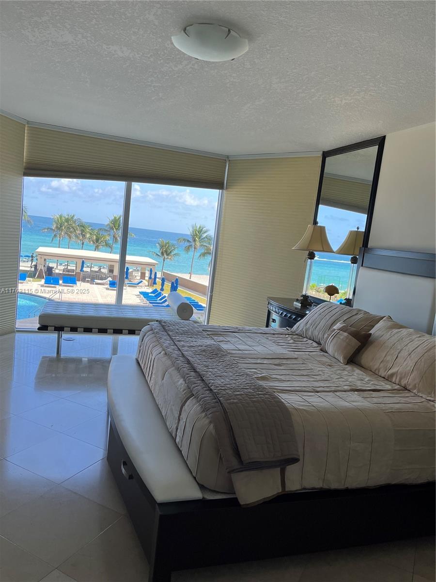THE PINNACLE CONDO - Residential