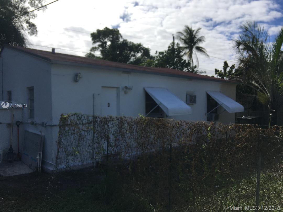 HOLLYWOOD PARK - Residential Lease