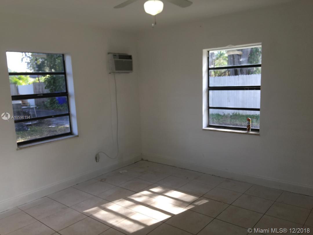 HOLLYWOOD PARK - Residential Lease