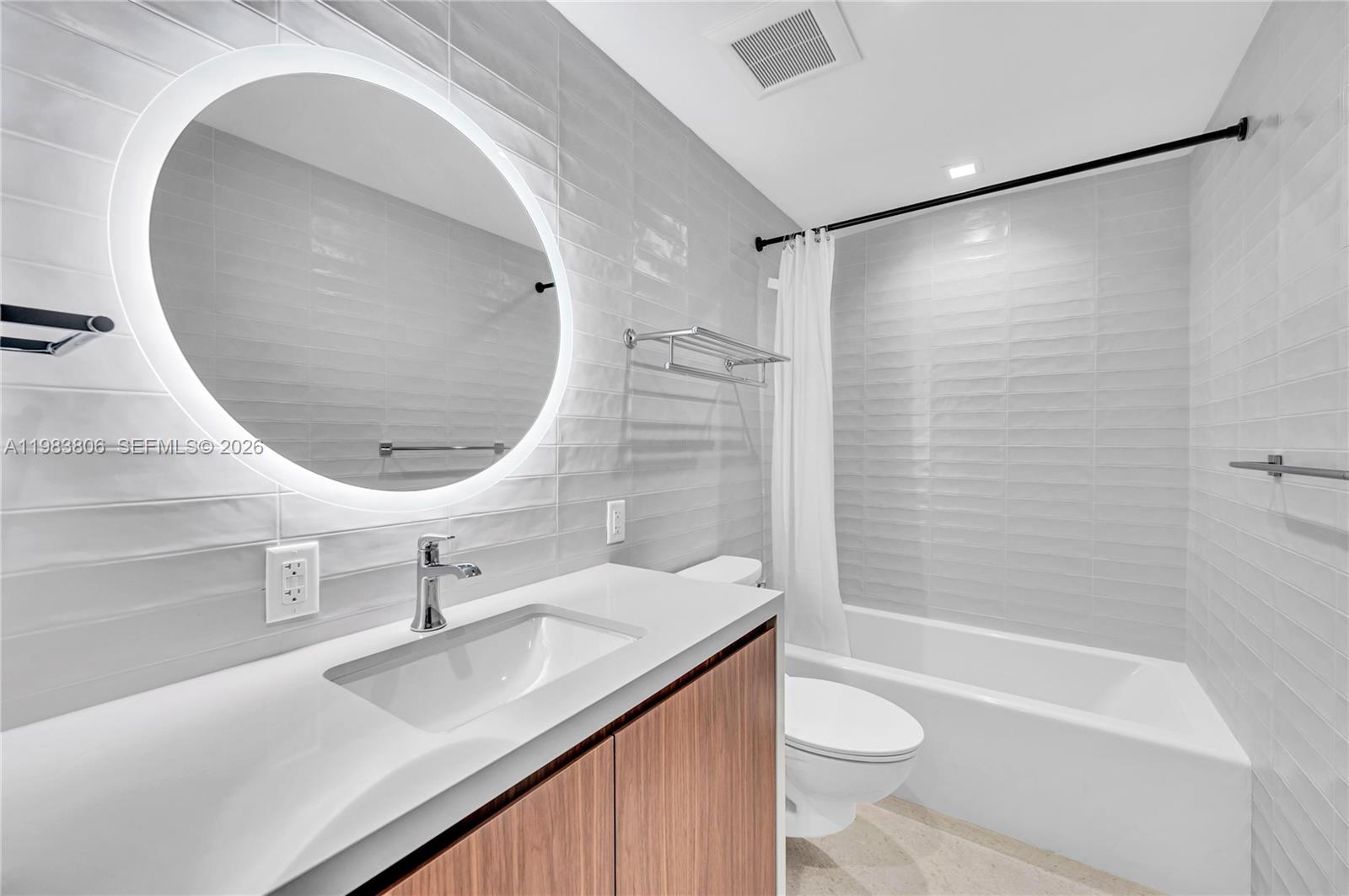 COLLONADE CONDO - Residential Lease