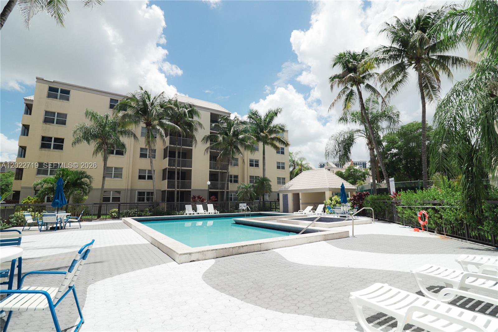 LAS VISTAS AT DORAL CONDO - Residential