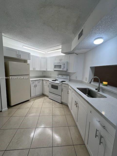 LAKESHORE CONDO 3 - Residential