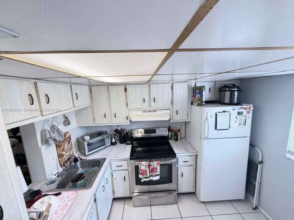 WINCAST ARMS NORTH CONDO - Residential