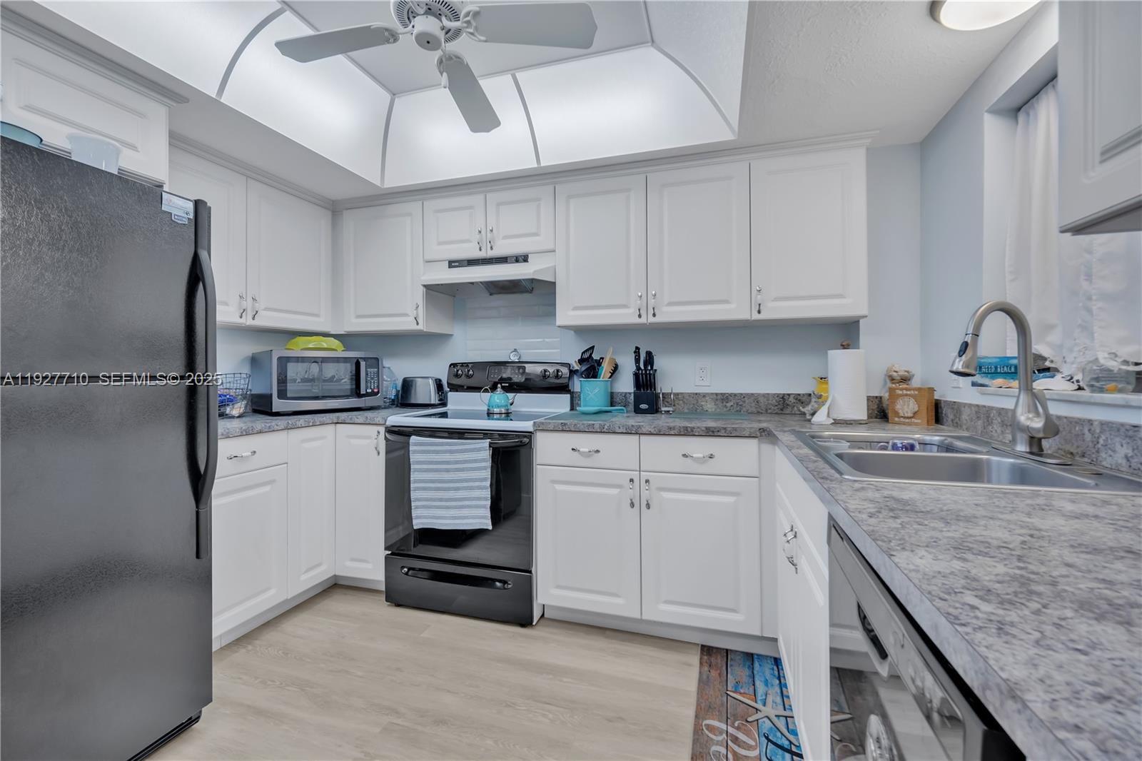 CATAMARAN L CONDOMINIUM - Residential