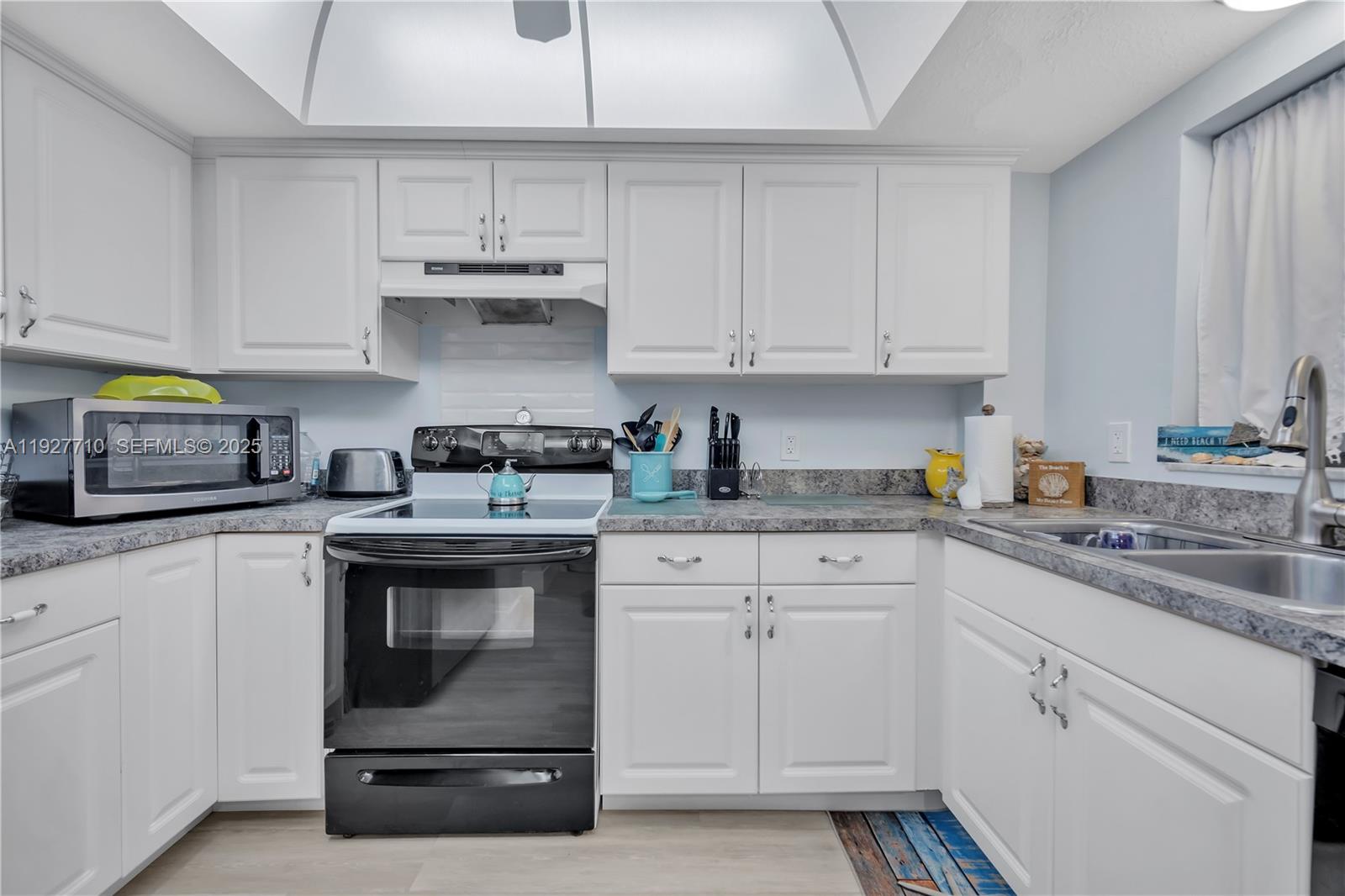 CATAMARAN L CONDOMINIUM - Residential