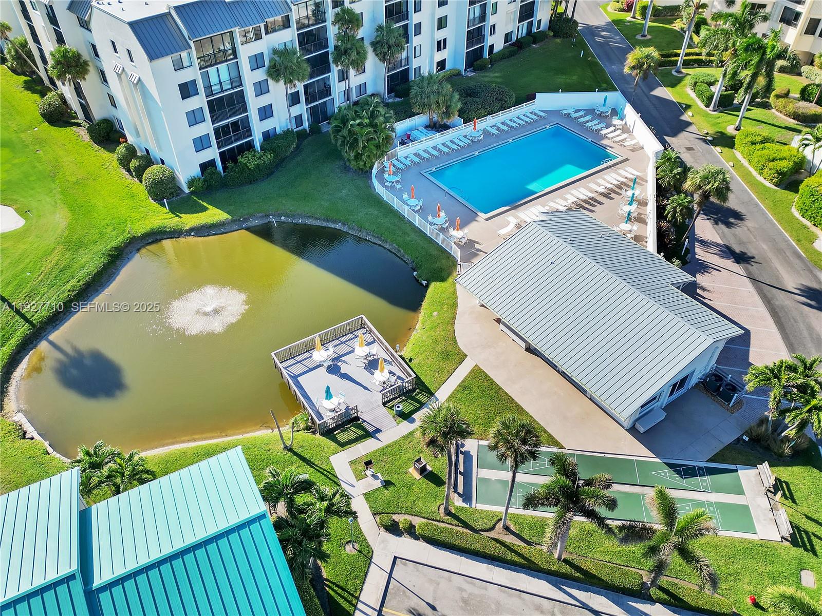 CATAMARAN L CONDOMINIUM - Residential