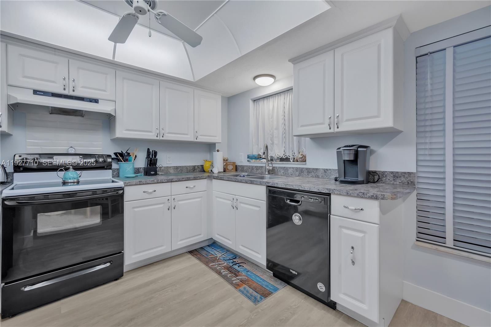 CATAMARAN L CONDOMINIUM - Residential