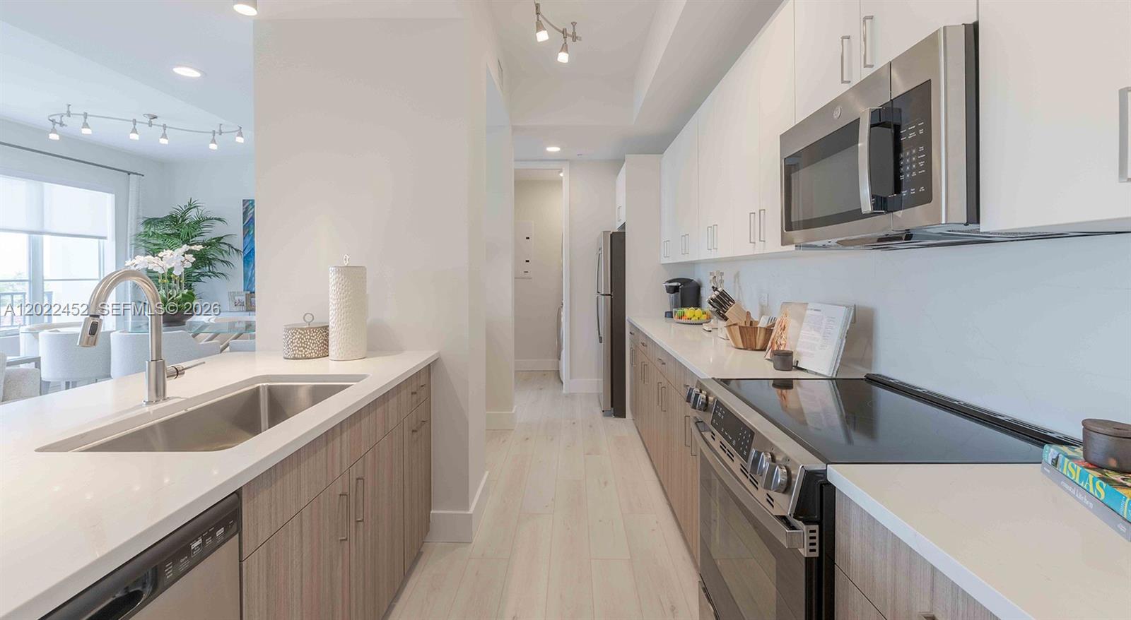151 NE 5th Ave Lux Townhouese