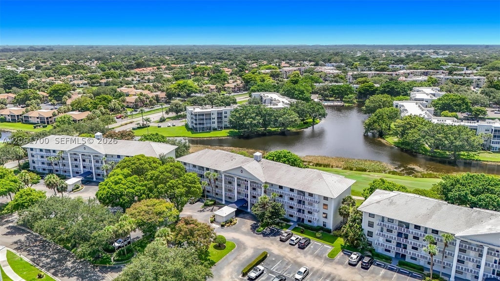 Photo of 1713 Whitehall Dr #404, Davie, FL 33324 (MLS # A12061700)