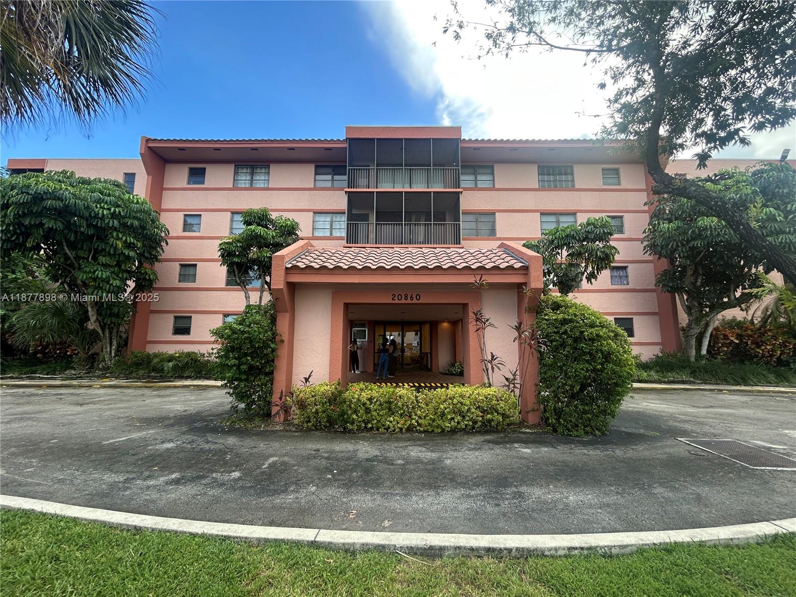 LAKEVIEW OF THE CALF CLUB - Residential