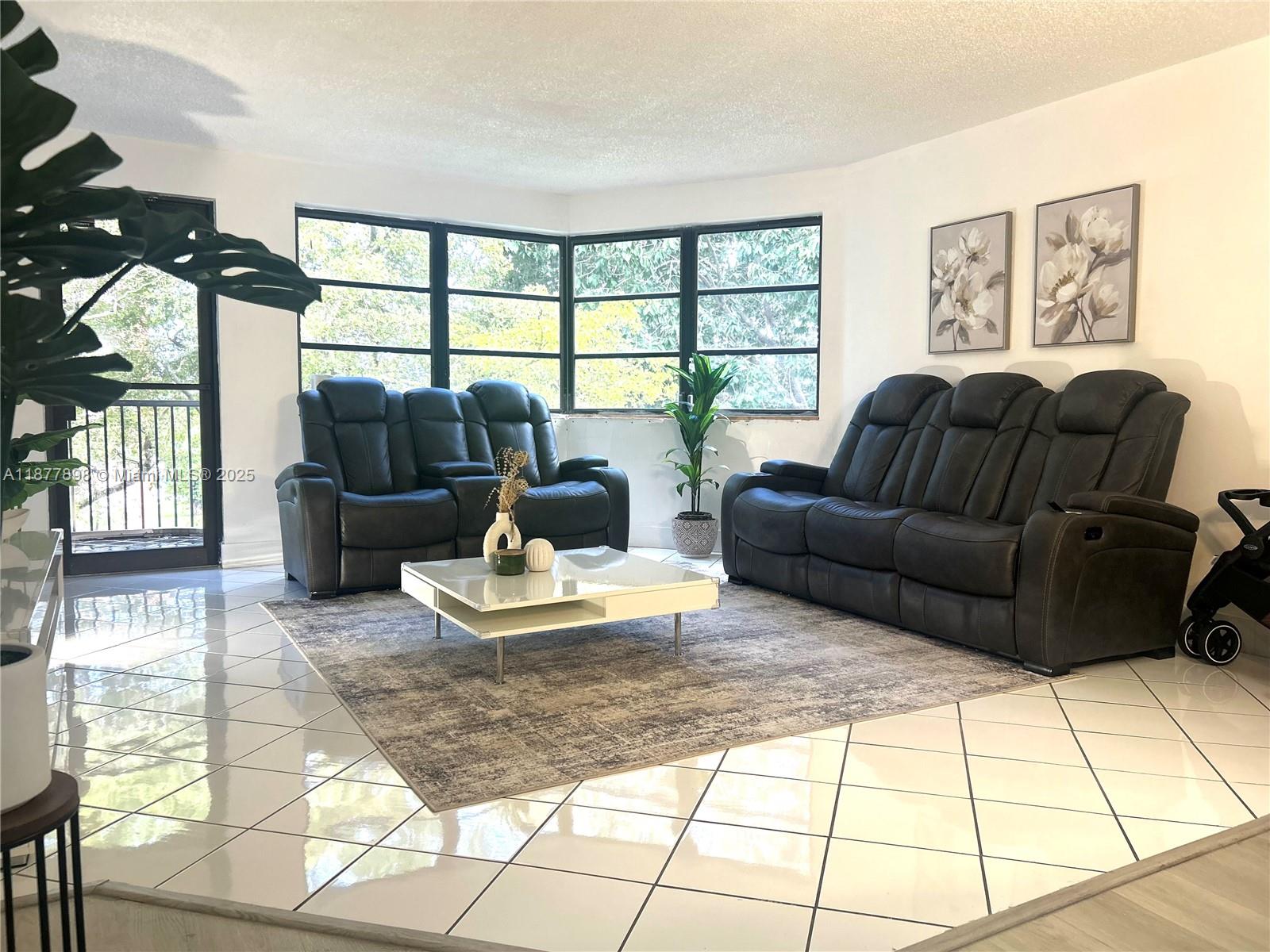 LAKEVIEW OF THE CALF CLUB - Residential