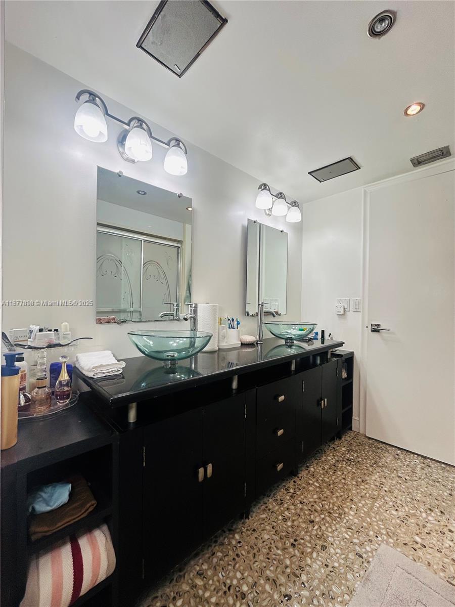 LAKEVIEW OF THE CALF CLUB - Residential