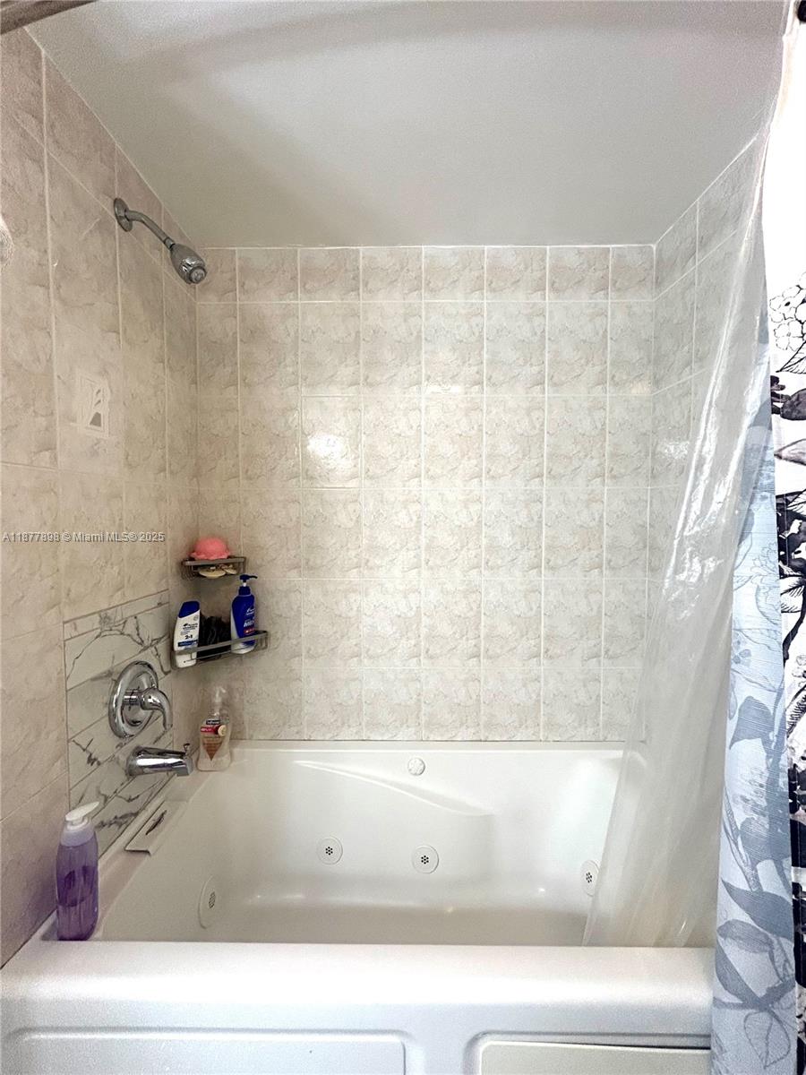 LAKEVIEW OF THE CALF CLUB - Residential