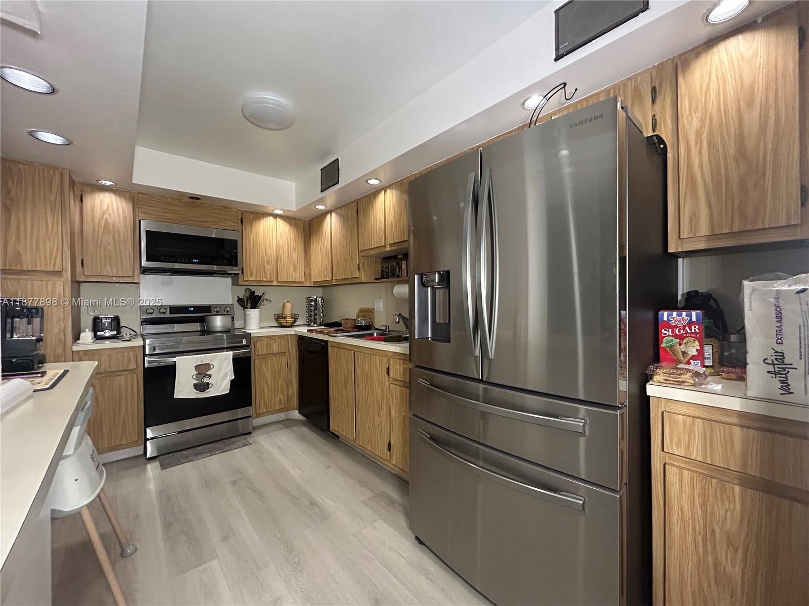 LAKEVIEW OF THE CALF CLUB - Residential