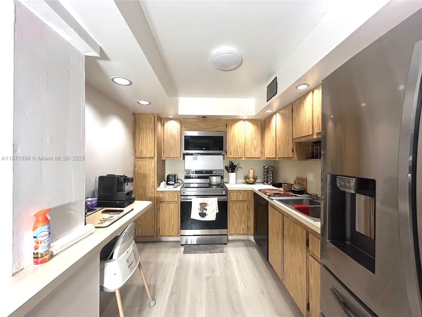 LAKEVIEW OF THE CALF CLUB - Residential