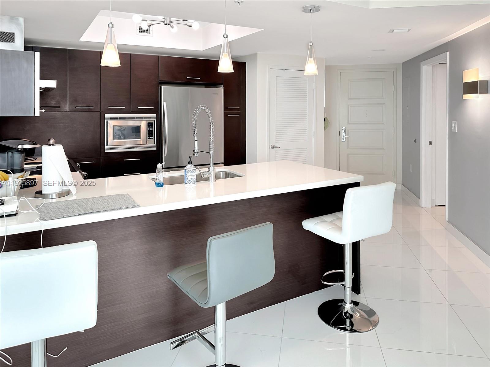 ST TROPEZ ON THE BAY III - Residential Lease