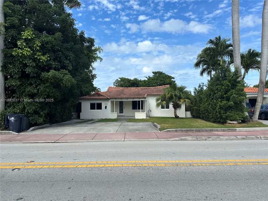Detached Single Family Home in great location, with 3bedrooms and 2 bathrooms, huge private backyard, Impact Windows, recently painted.
Minutes away from restaurants, shopping centers & beaches that can be found in Miami Beach. Property comes
with Stainless Steal Appliances. Ready for immediate move in. Easy to show.