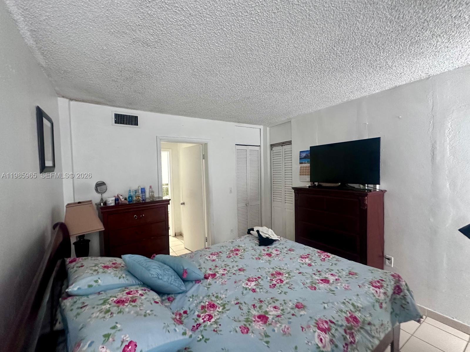 SANDERLING APTS CONDO - Residential