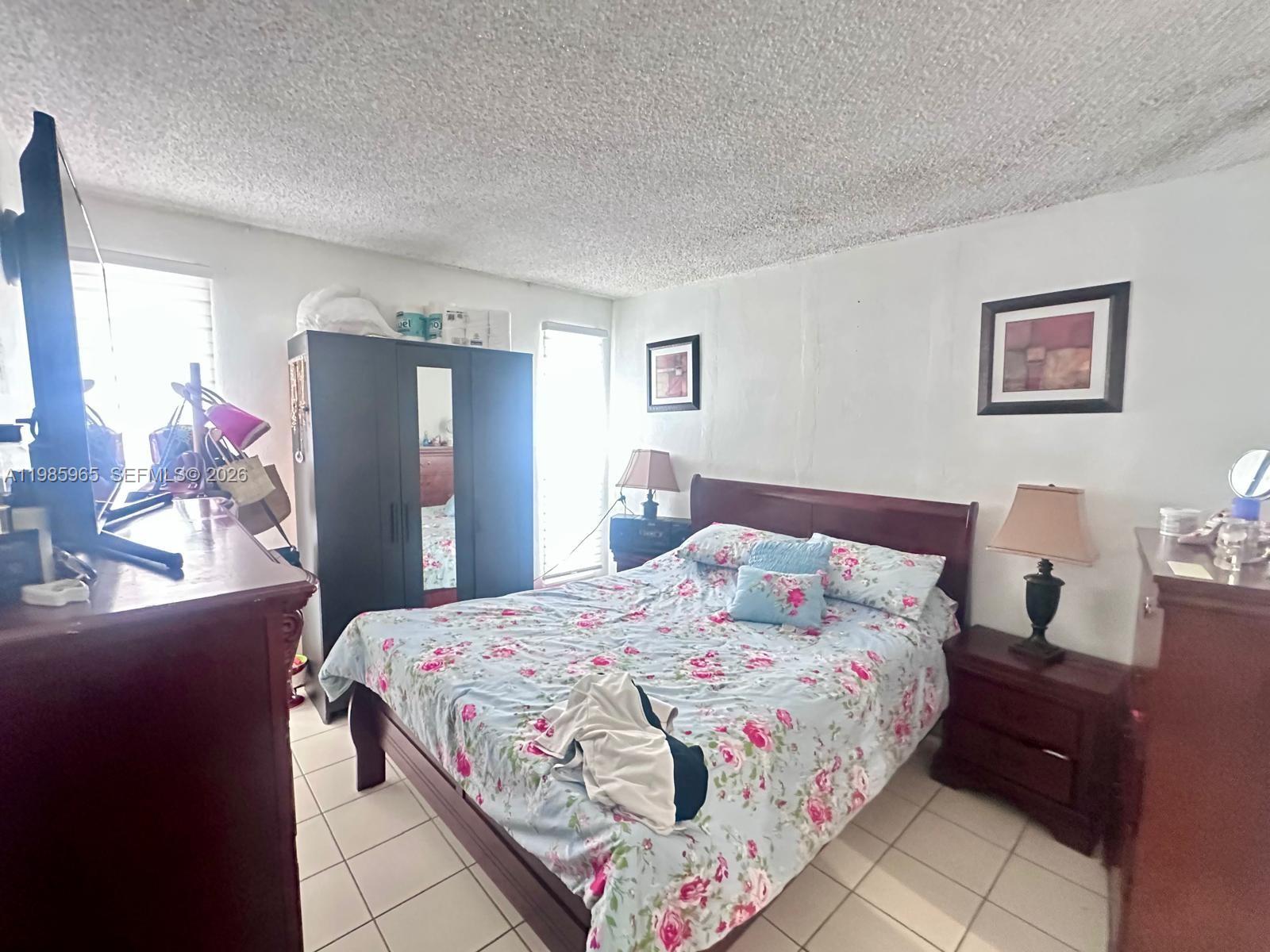 SANDERLING APTS CONDO - Residential