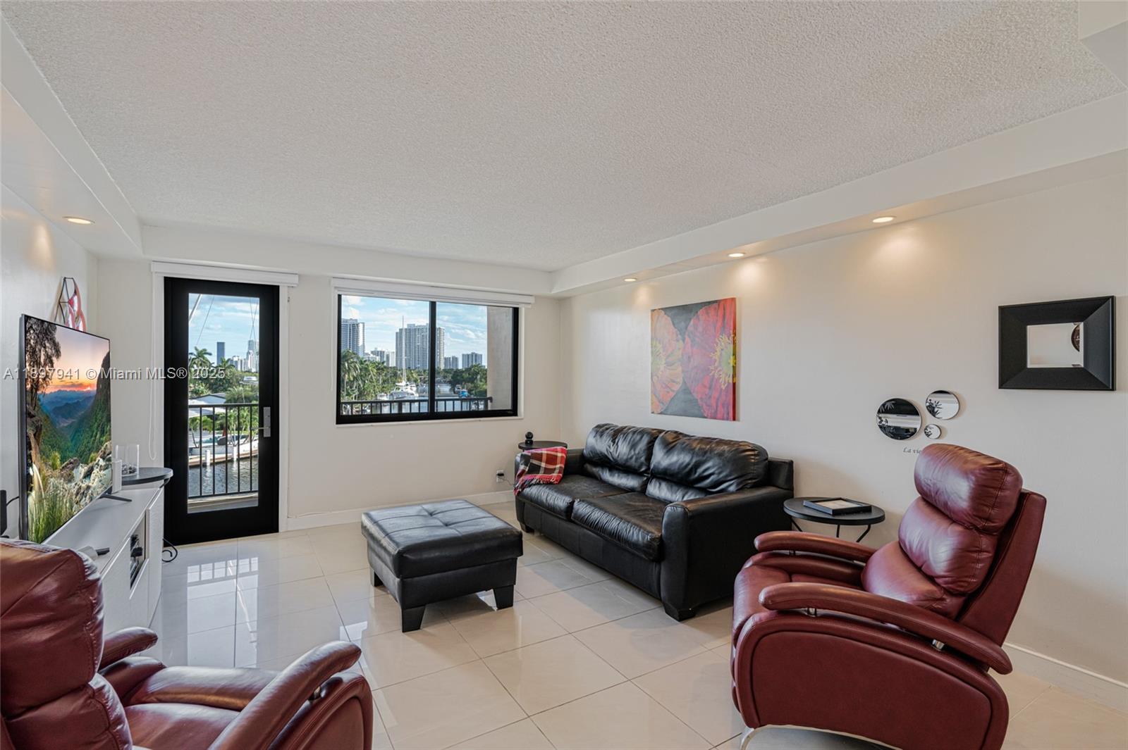 YACHT CLUB CONDO - Residential Lease