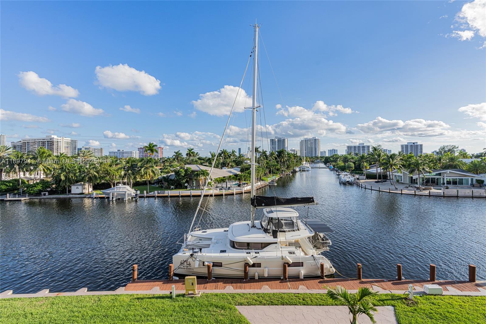 YACHT CLUB CONDO - Residential Lease