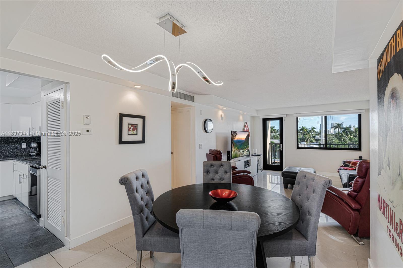 YACHT CLUB CONDO - Residential Lease