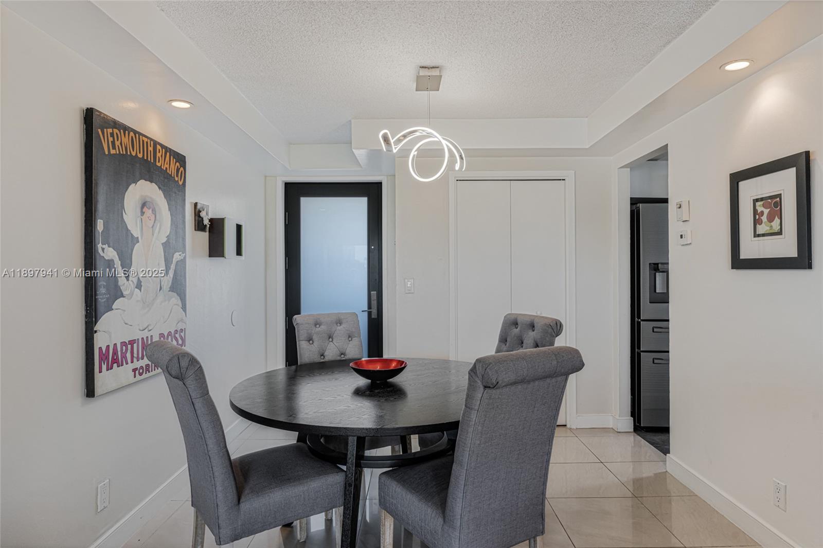 YACHT CLUB CONDO - Residential Lease