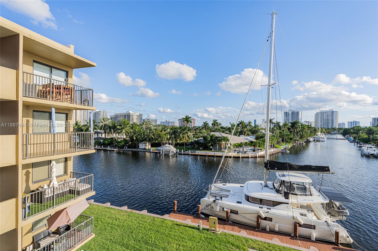 YACHT CLUB CONDO - Residential Lease