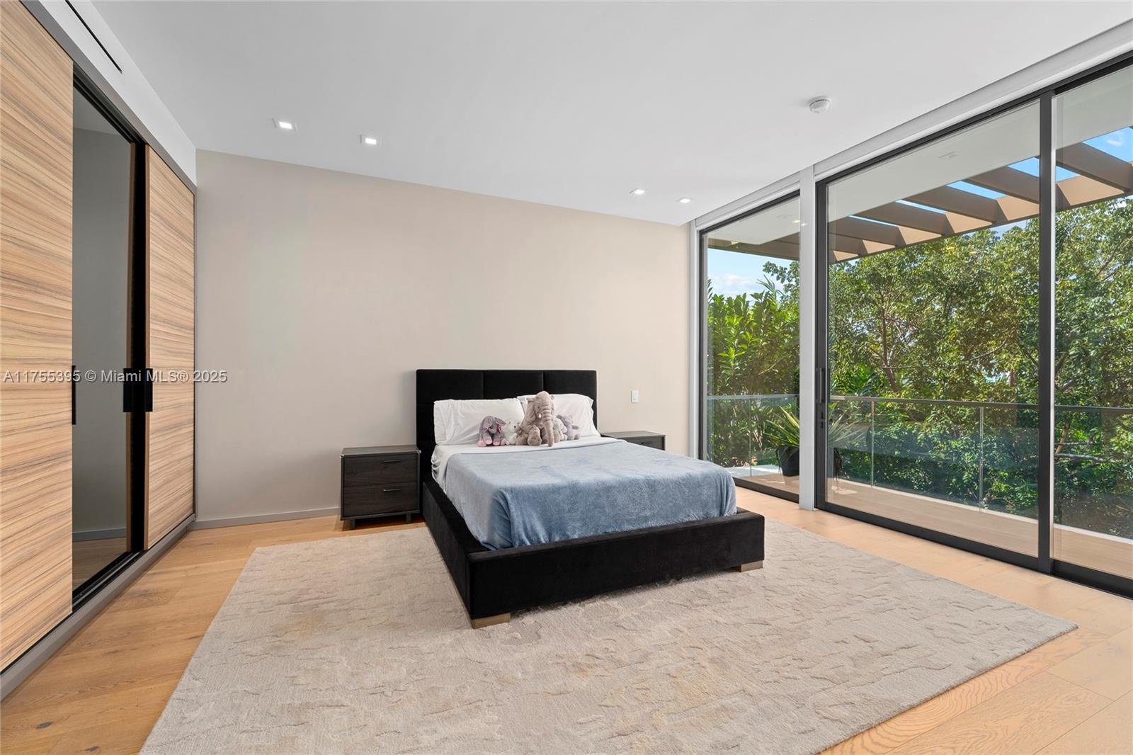 EASTERN SHORES 1ST ADDN - Residential