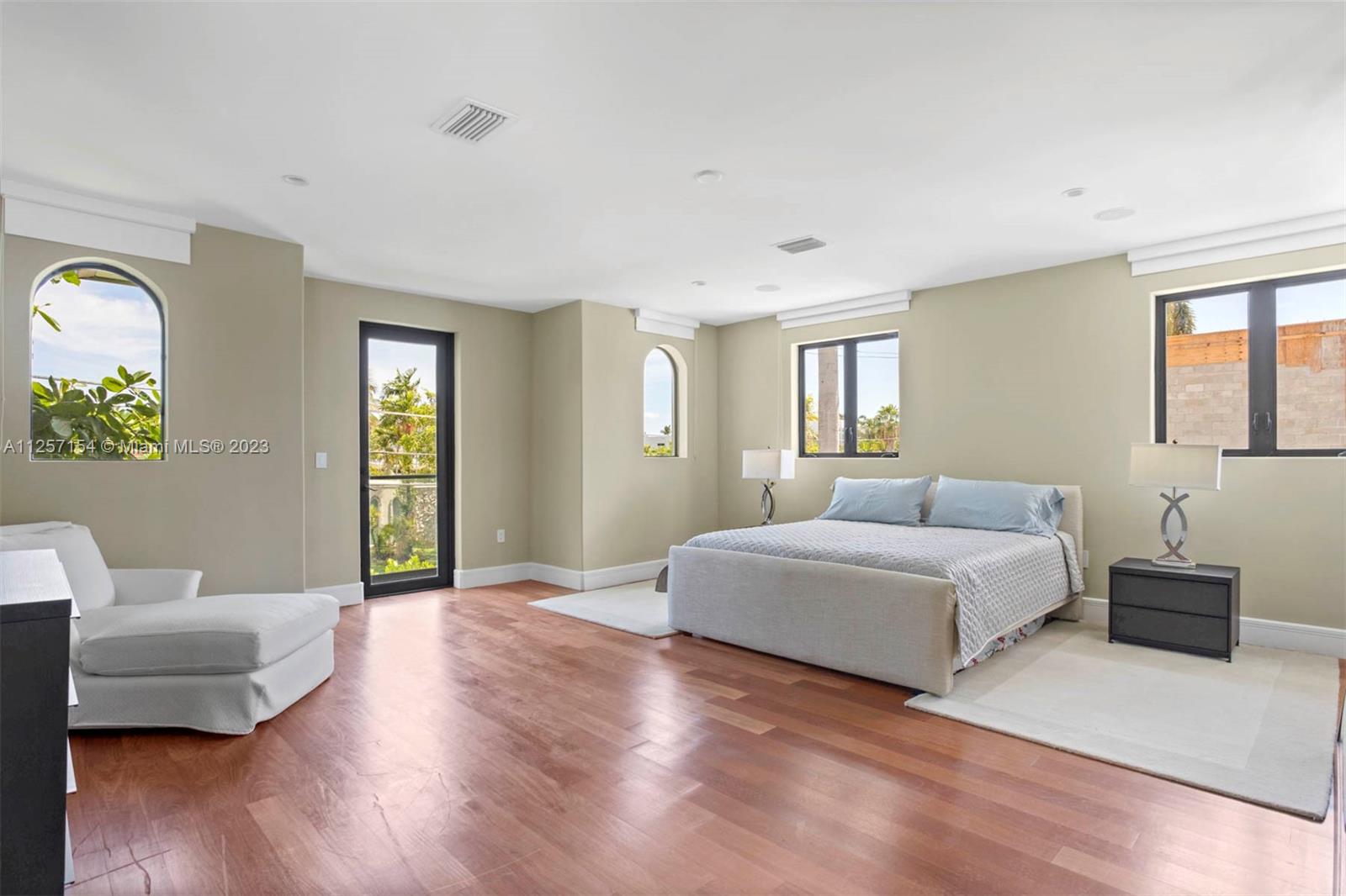 HIBISCUS ISLAND - Residential