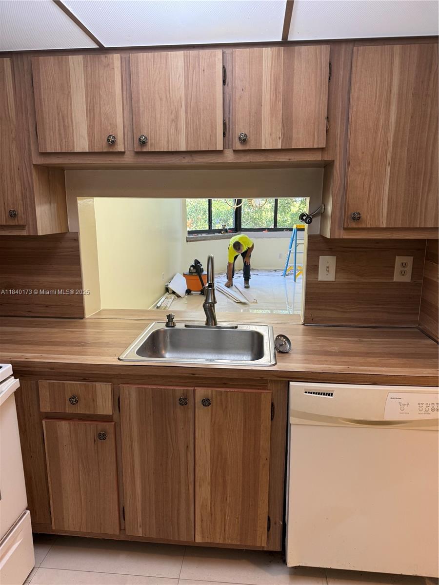 20850 San Simeon Way 408-5