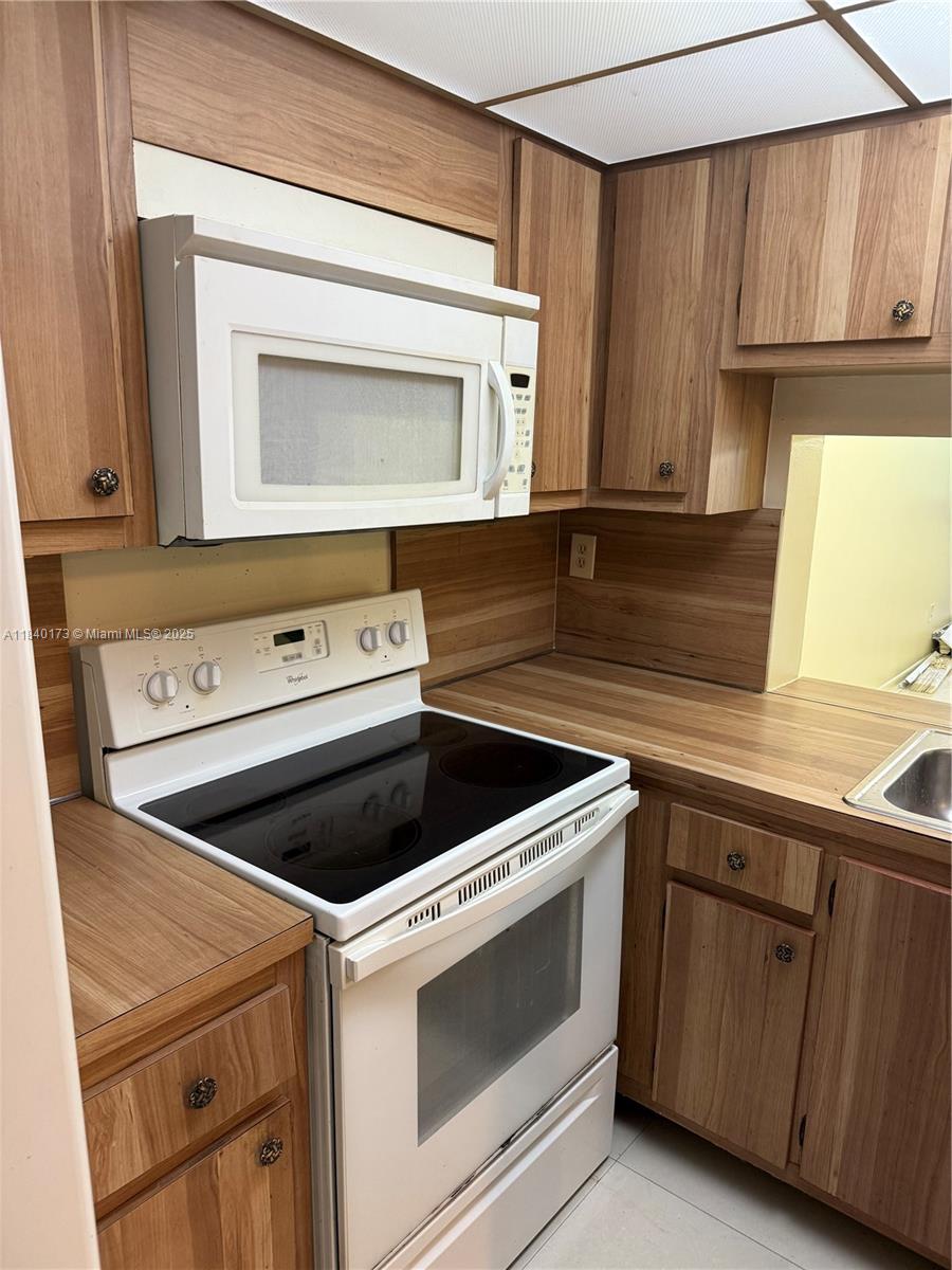 20850 San Simeon Way 408-5
