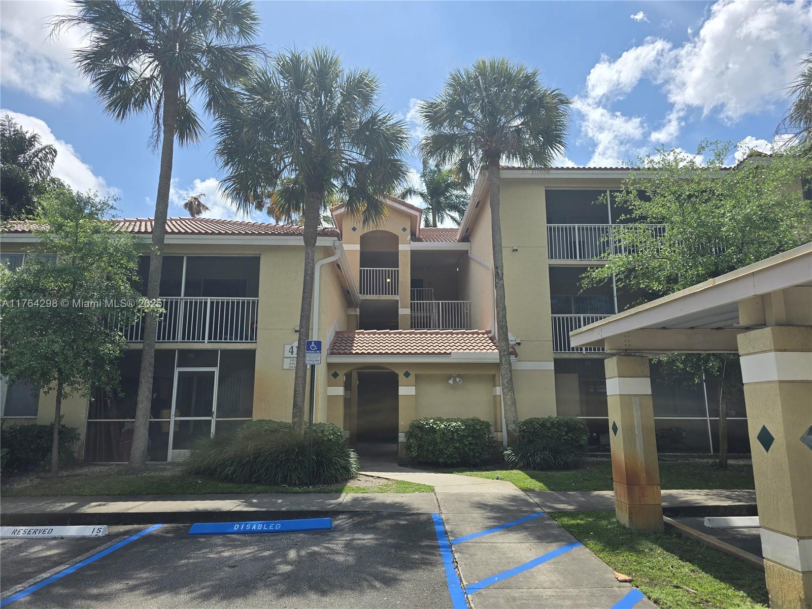 Property for Sale at 410 S Park Rd 1-302, Hollywood, Broward County, Florida - Bedrooms: 2 
Bathrooms: 2  - $249,000