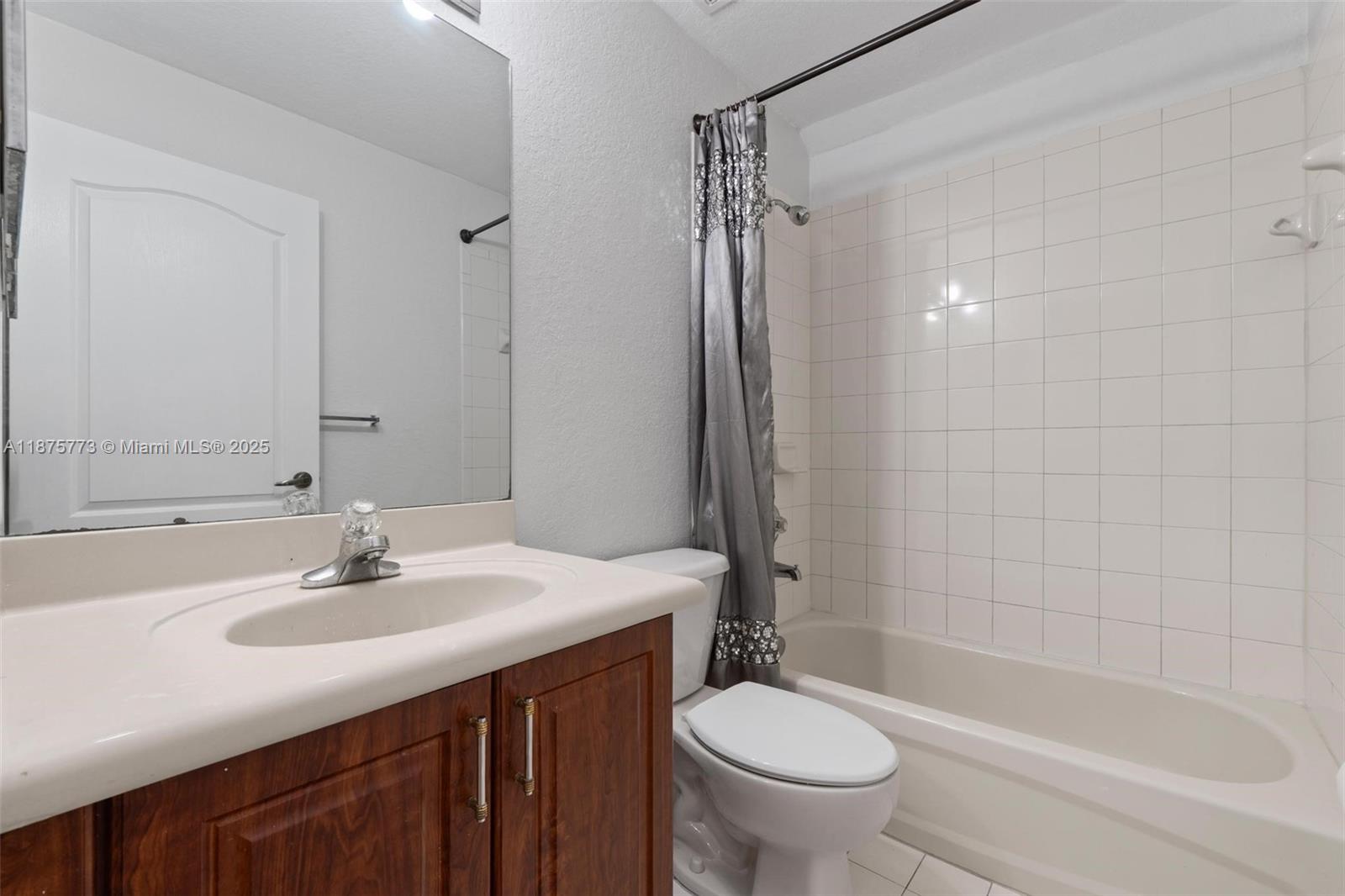 ISLANDS AT DORAL NORTHWES - Residential