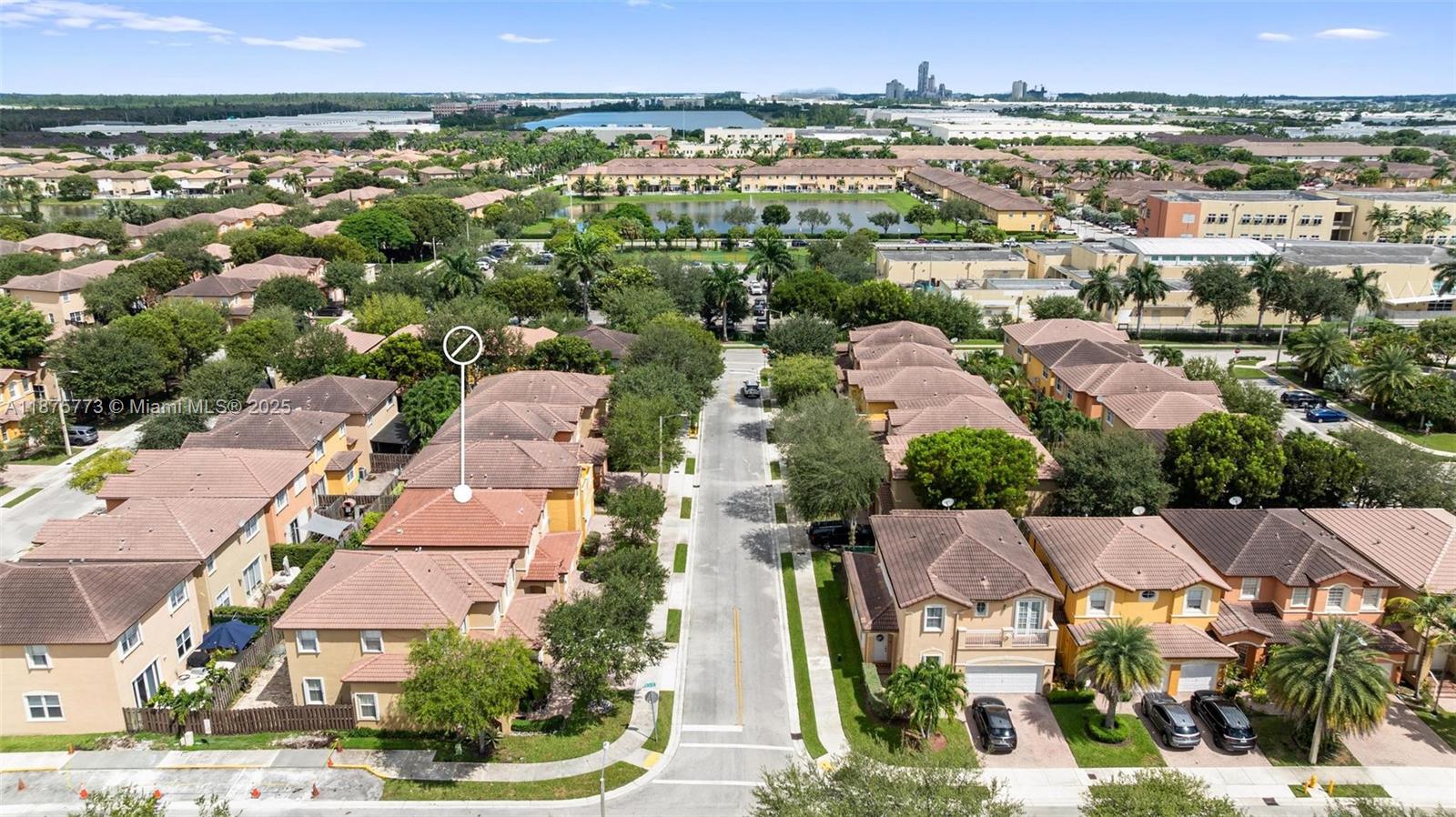 ISLANDS AT DORAL NORTHWES - Residential