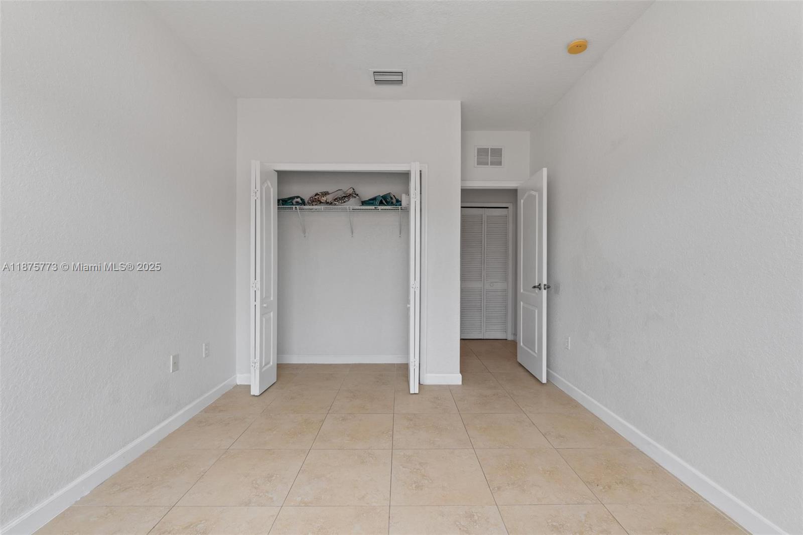 ISLANDS AT DORAL NORTHWES - Residential